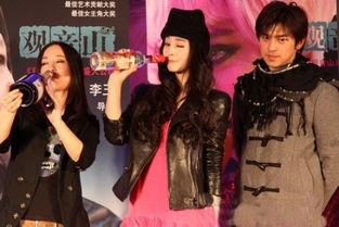 强烈亲嘴视频,激情四溢！亲嘴视频引发网友热议